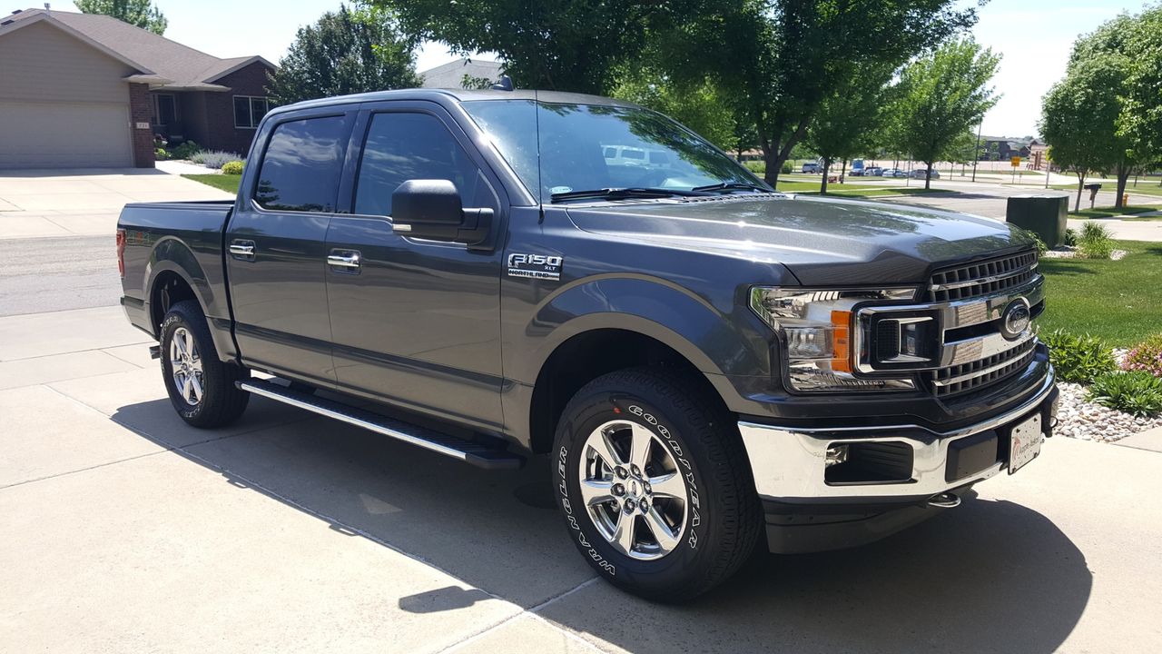 2018 Ford F-150 XLT | Sioux Falls, SD, Magnetic (Gray), 4x4