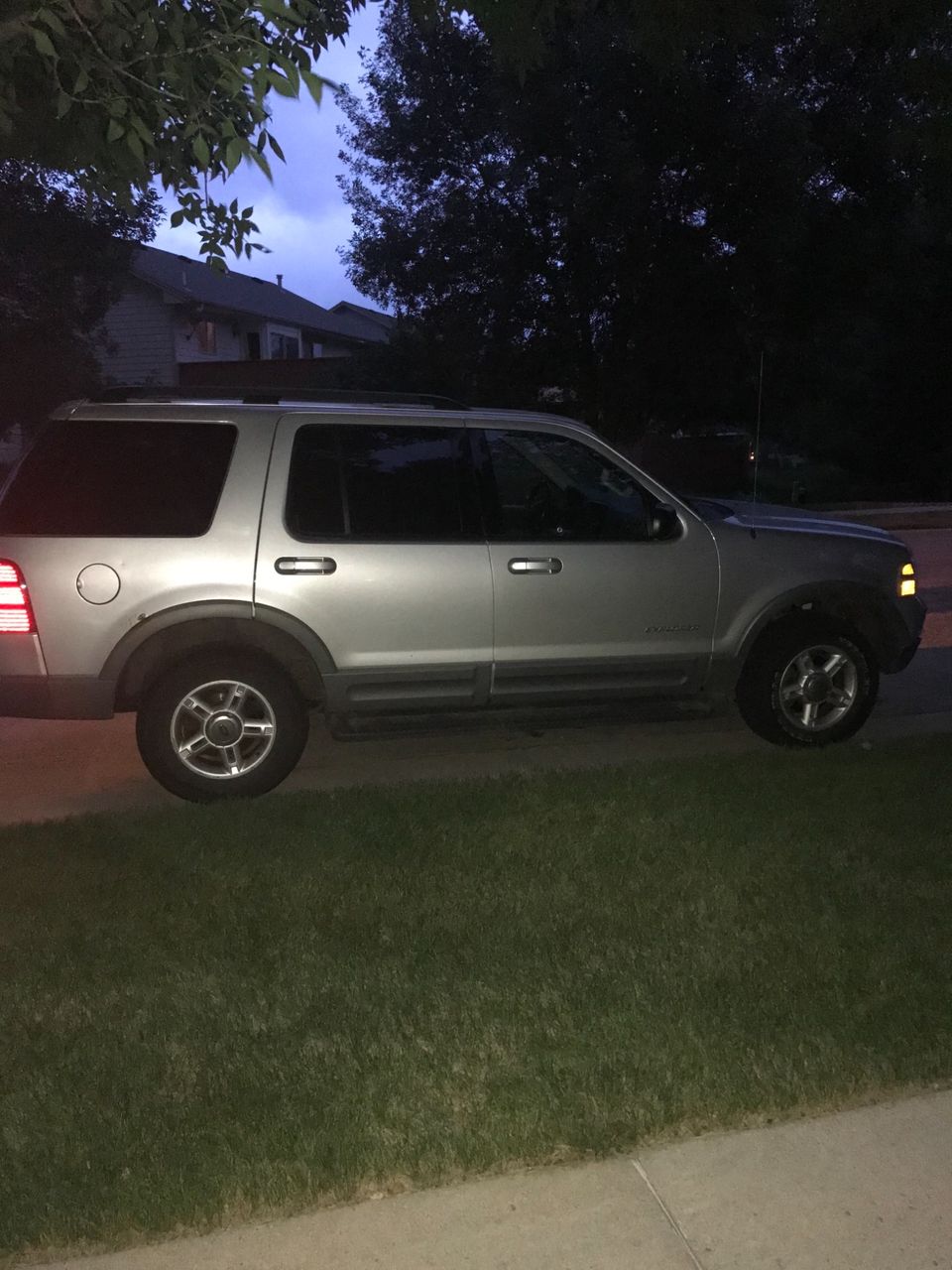 2002 Ford Explorer | Sioux Falls, SD, Silver Birch Clearcoat Metallic (Gray)