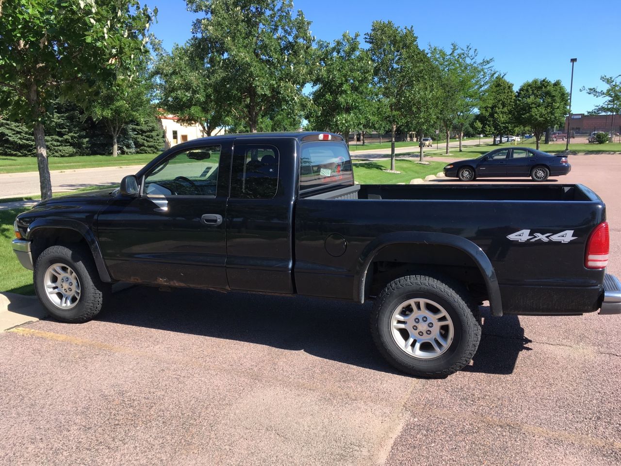 2004 Dodge Dakota SLT | Sioux Falls, SD, Black Clearcoat (Black), 4 Wheel