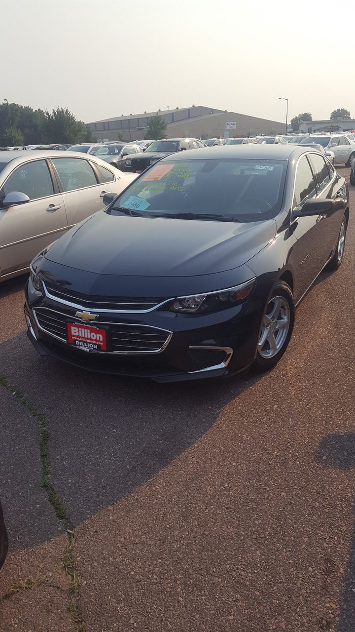 2017 Chevrolet Malibu | Sioux Falls, SD, Blue Velvet Metallic (Blue), Front Wheel