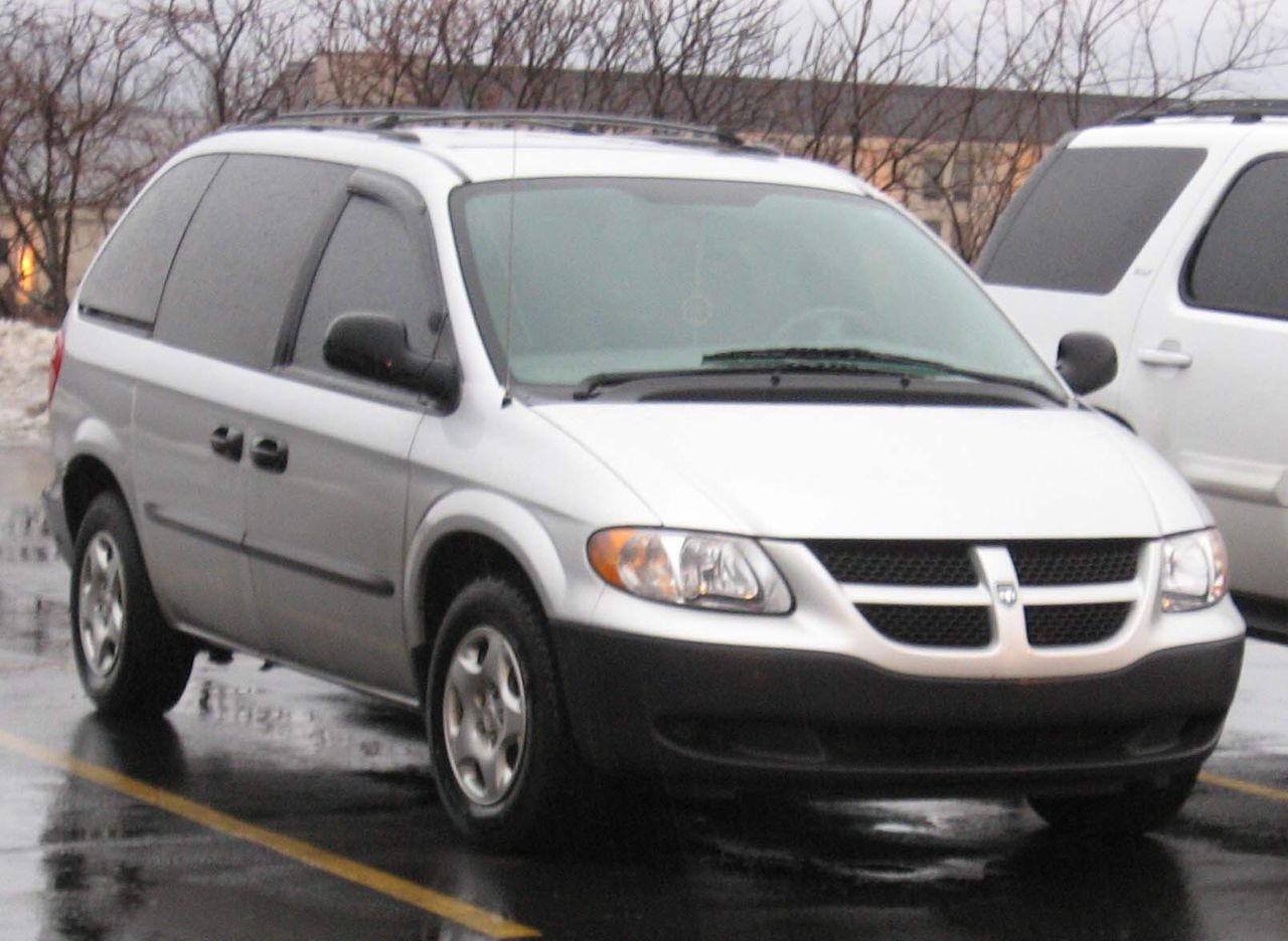 2001 Dodge Caravan SE | Sioux Falls, SD, Bright Silver Metallic Clearcoat (Silver), Front Wheel