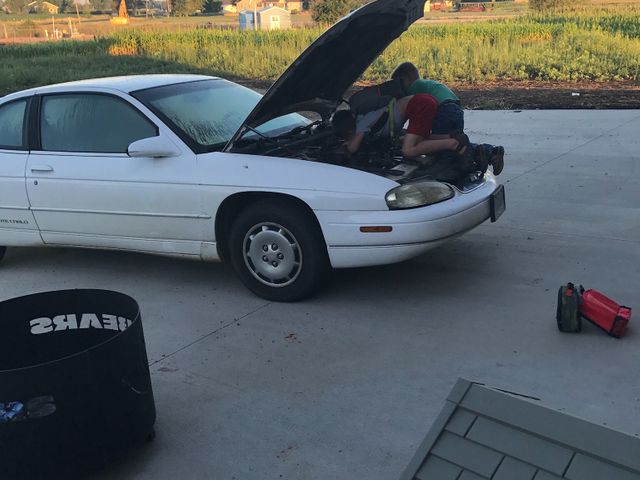 1997 Chevrolet Monte Carlo LS, Bright White (White), Front Wheel