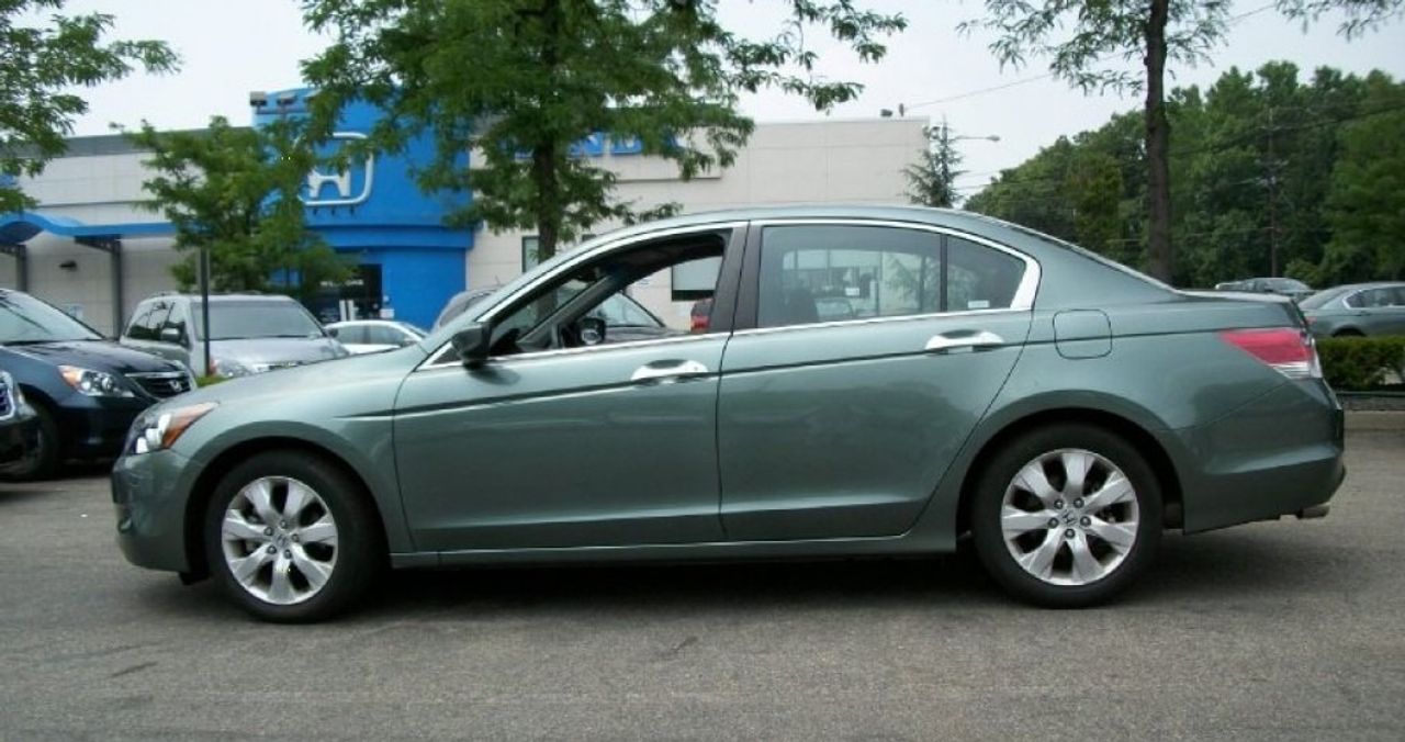 2010 Honda Accord EX-L V6 | Sioux Falls, SD, Mystic Green Metallic (Green), Front Wheel