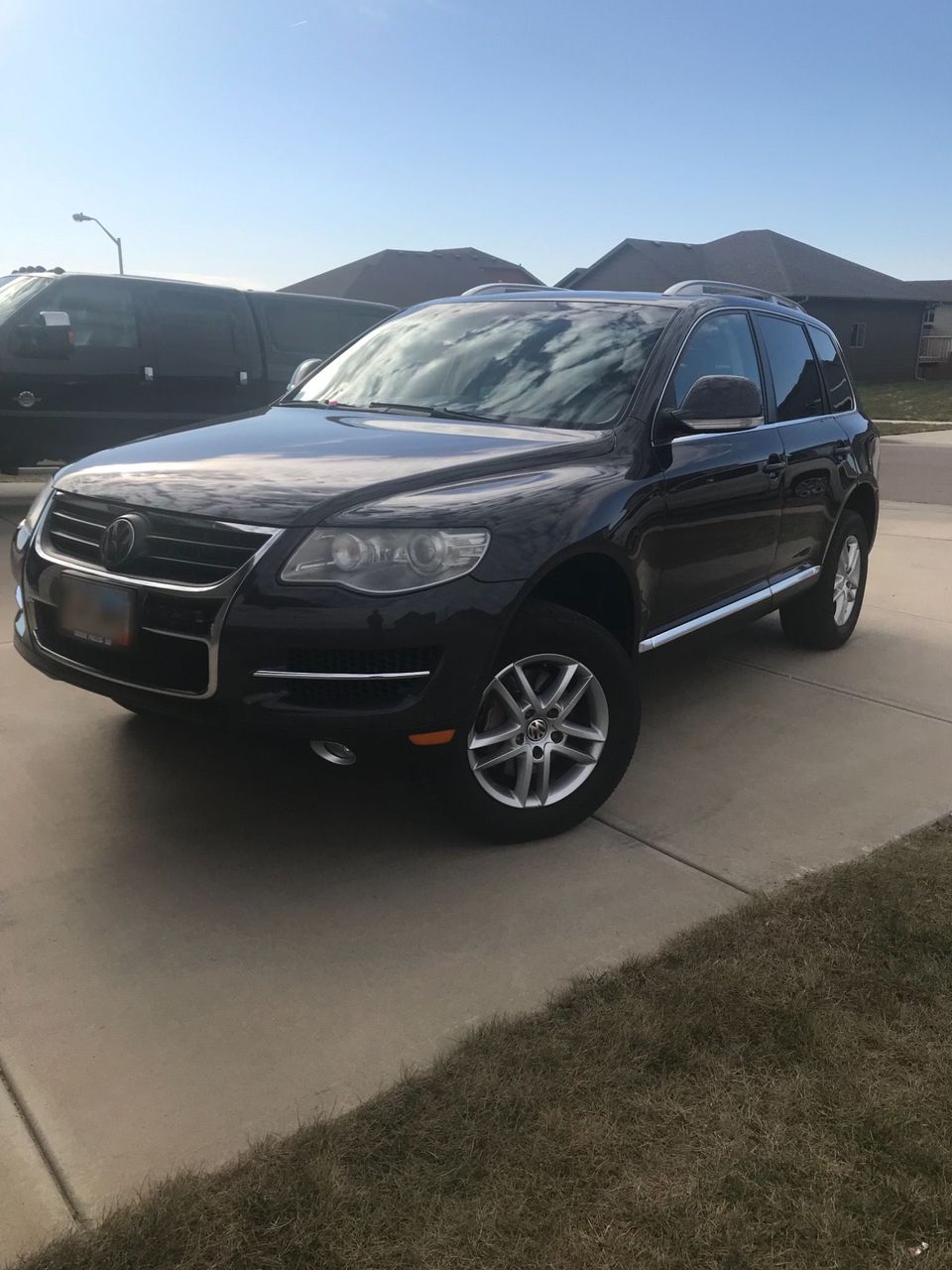 2008 Volkswagen Touareg 2 | Sioux Falls, SD, Alaska Grey (Gray), All Wheel