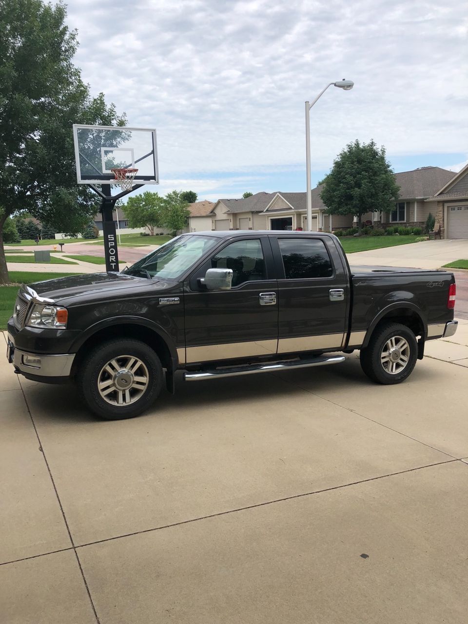 2005 Ford F-150 Lariat | Sioux Falls, SD, Dark Stone Clearcoat Metallic (Gray), 4 Wheel