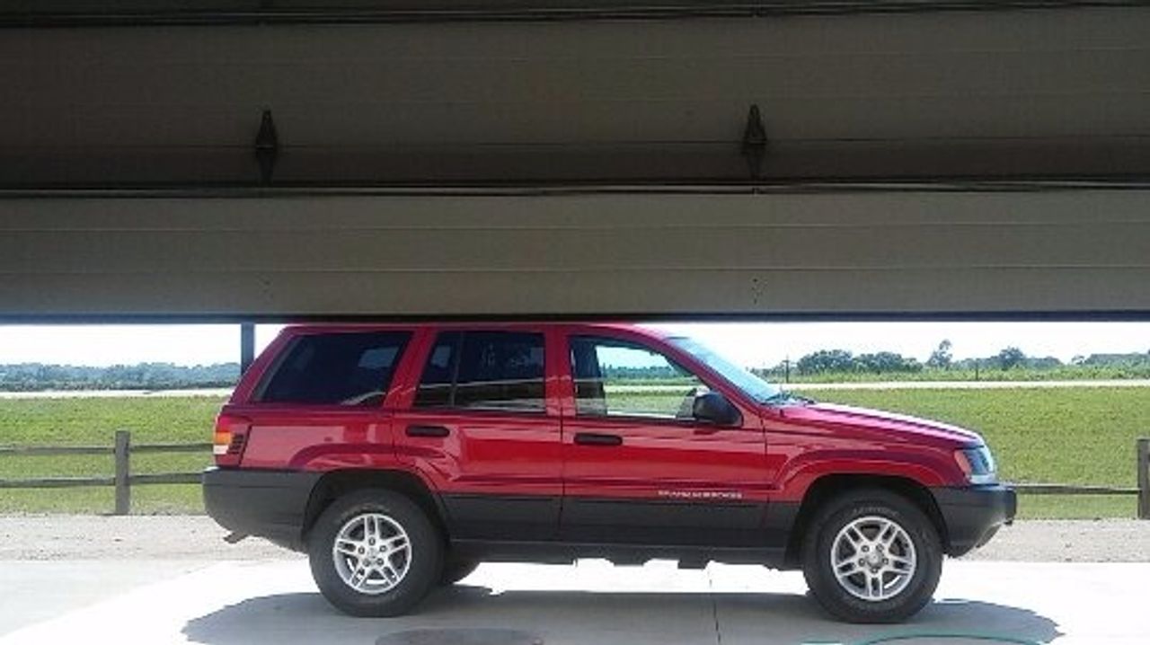 2003 Jeep Grand Cherokee Laredo | Yankton, SD, Dark Garnet Red Pearl Coat (Red & Orange), 4 Wheel