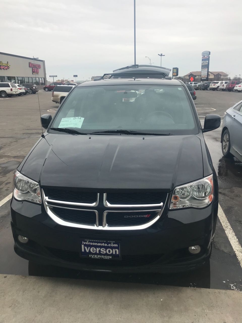 2017 Dodge Grand Caravan | Renner, SD, Black Onyx Crystal Pearl Coat (Black), Front Wheel