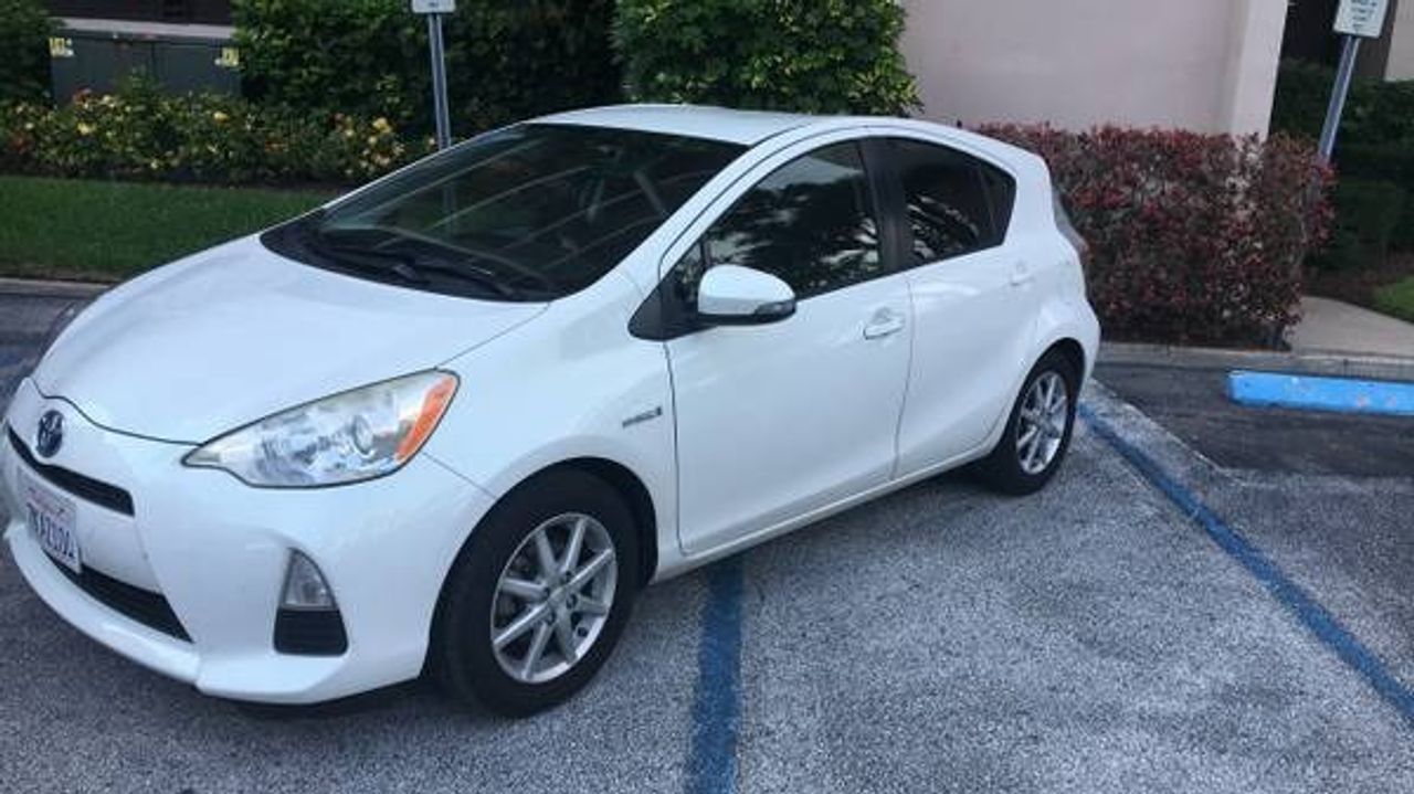 2016 Toyota Prius c | Lake Mary, FL, Super White (White), Front Wheel