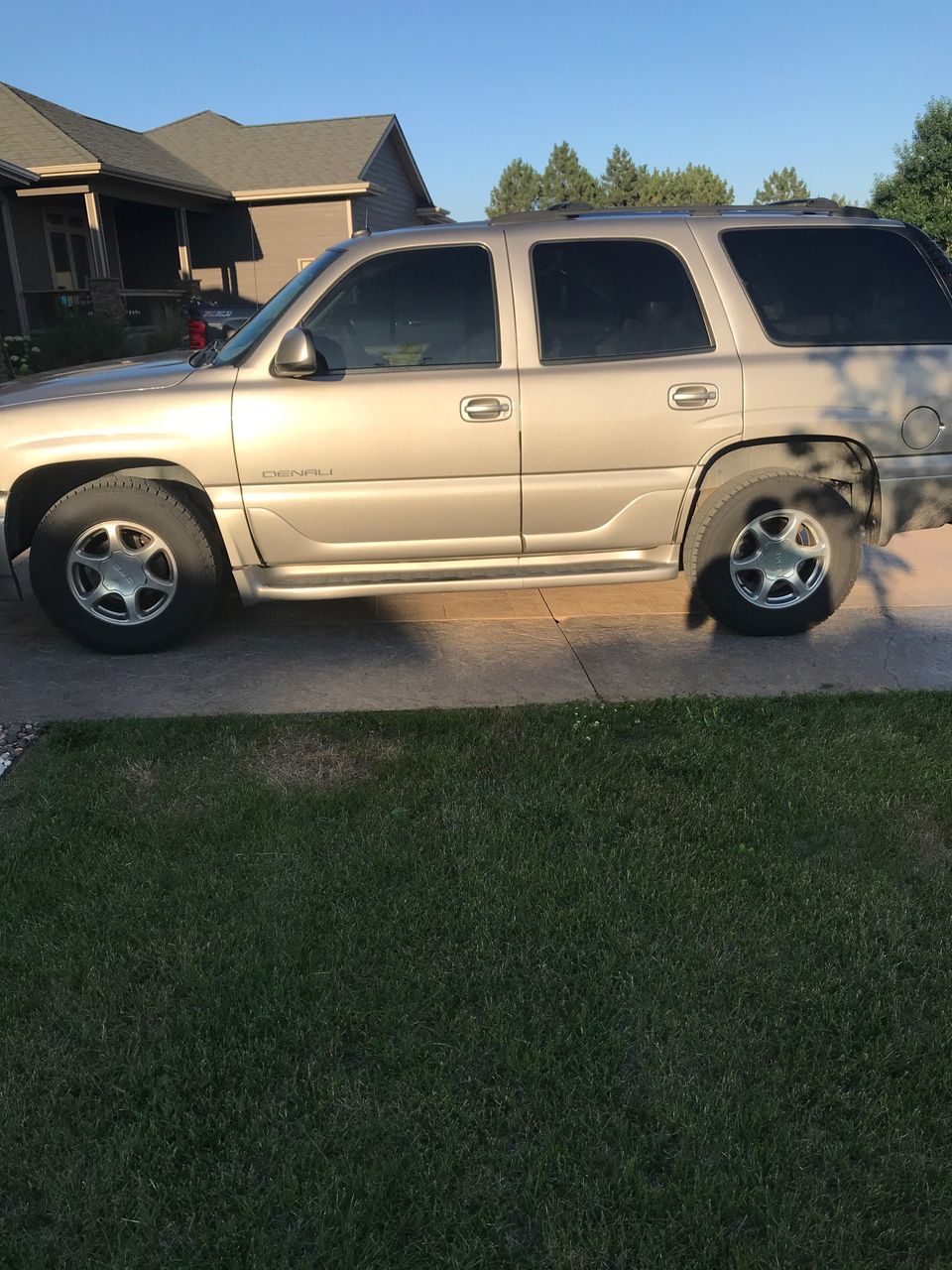 2003 GMC Yukon XL | Brandon, SD, Pewter Metallic (Gray)