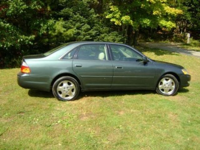 2002 Toyota Avalon, Woodland Pearl (Green), Front Wheel