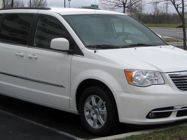 2010 Chrysler Town and Country, Stone White Clear Coat (White), Front Wheel