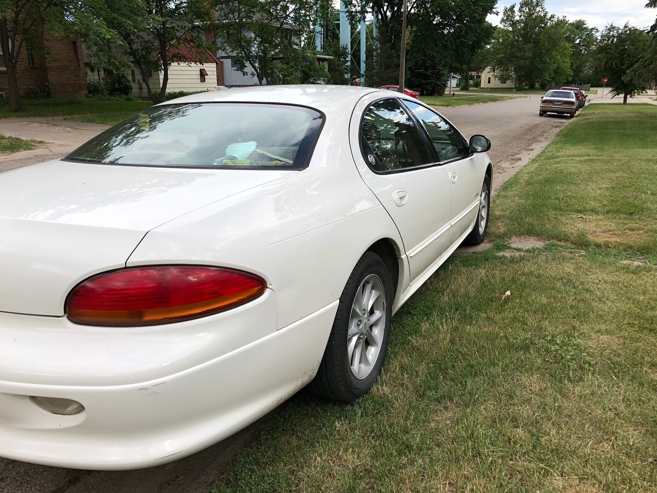 1999 Chrysler LHS Base | Brookings, SD, Stone White Clearcoat (White), Front Wheel