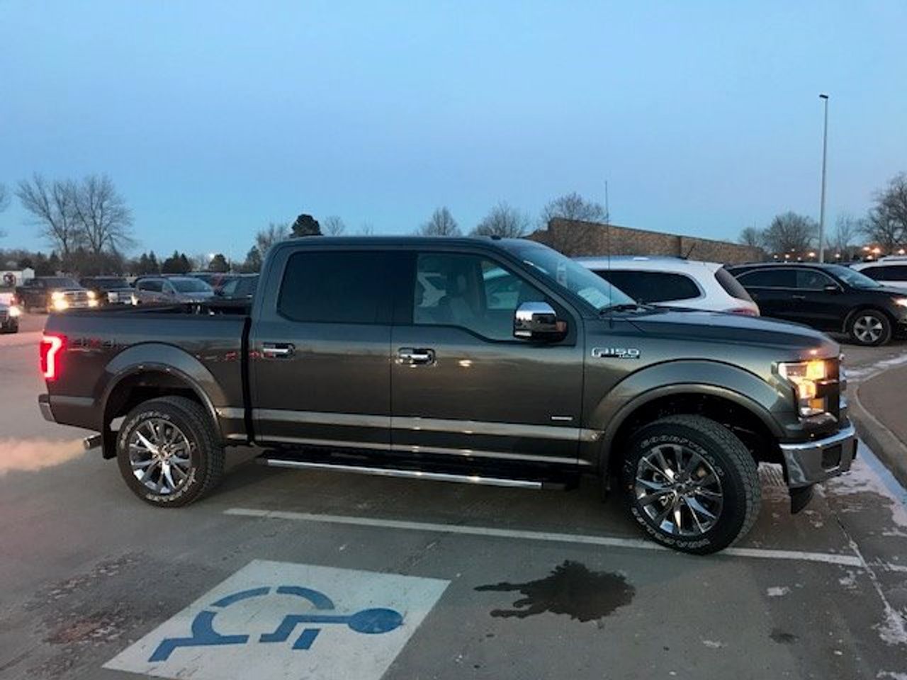 2017 Ford F-150 Lariat | Sioux Falls, SD, Magnetic (Gray), 4x4