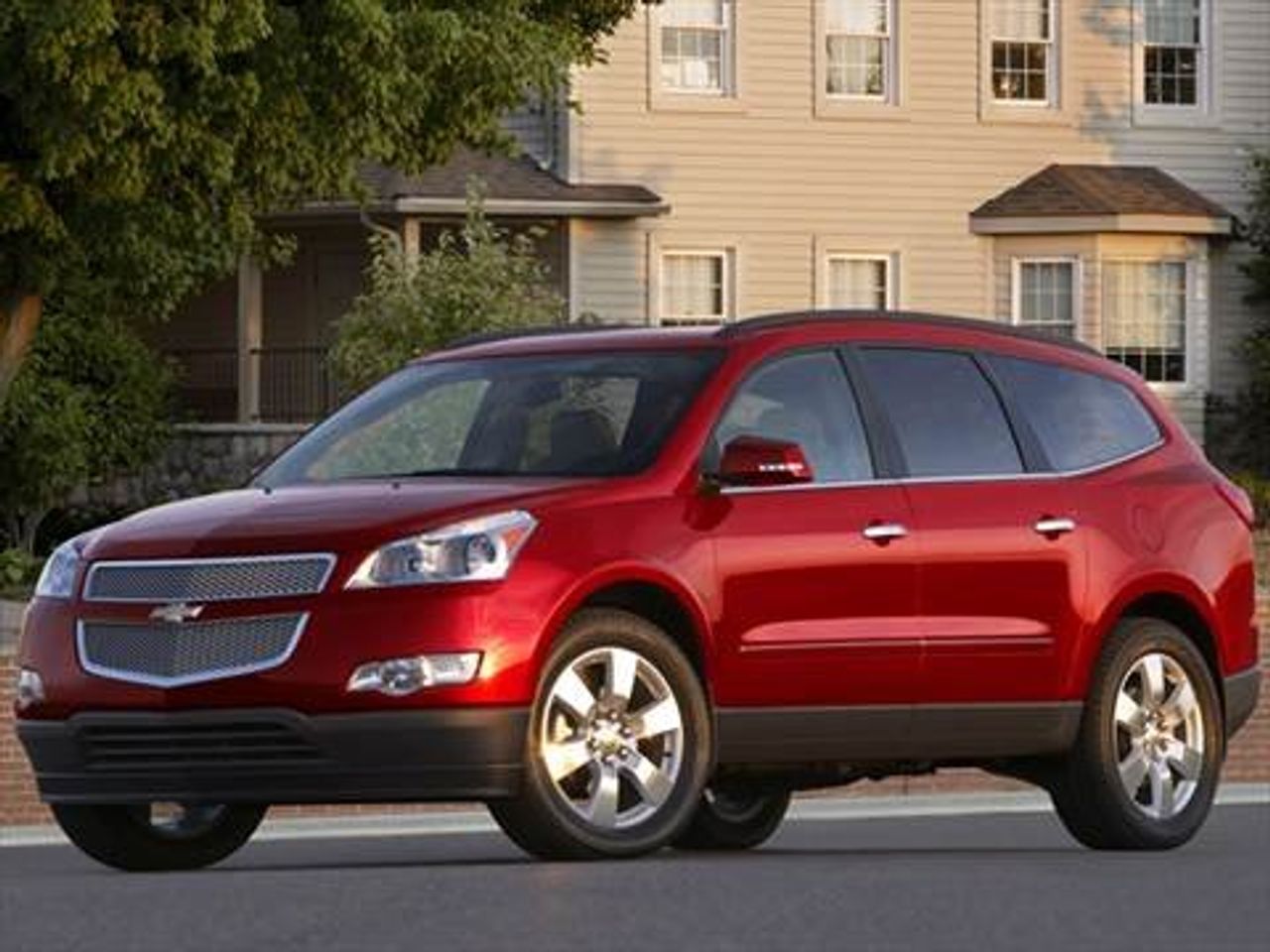 2013 Chevrolet Traverse | Sioux Falls, SD, Crystal Red Tintcoat (Red & Orange)