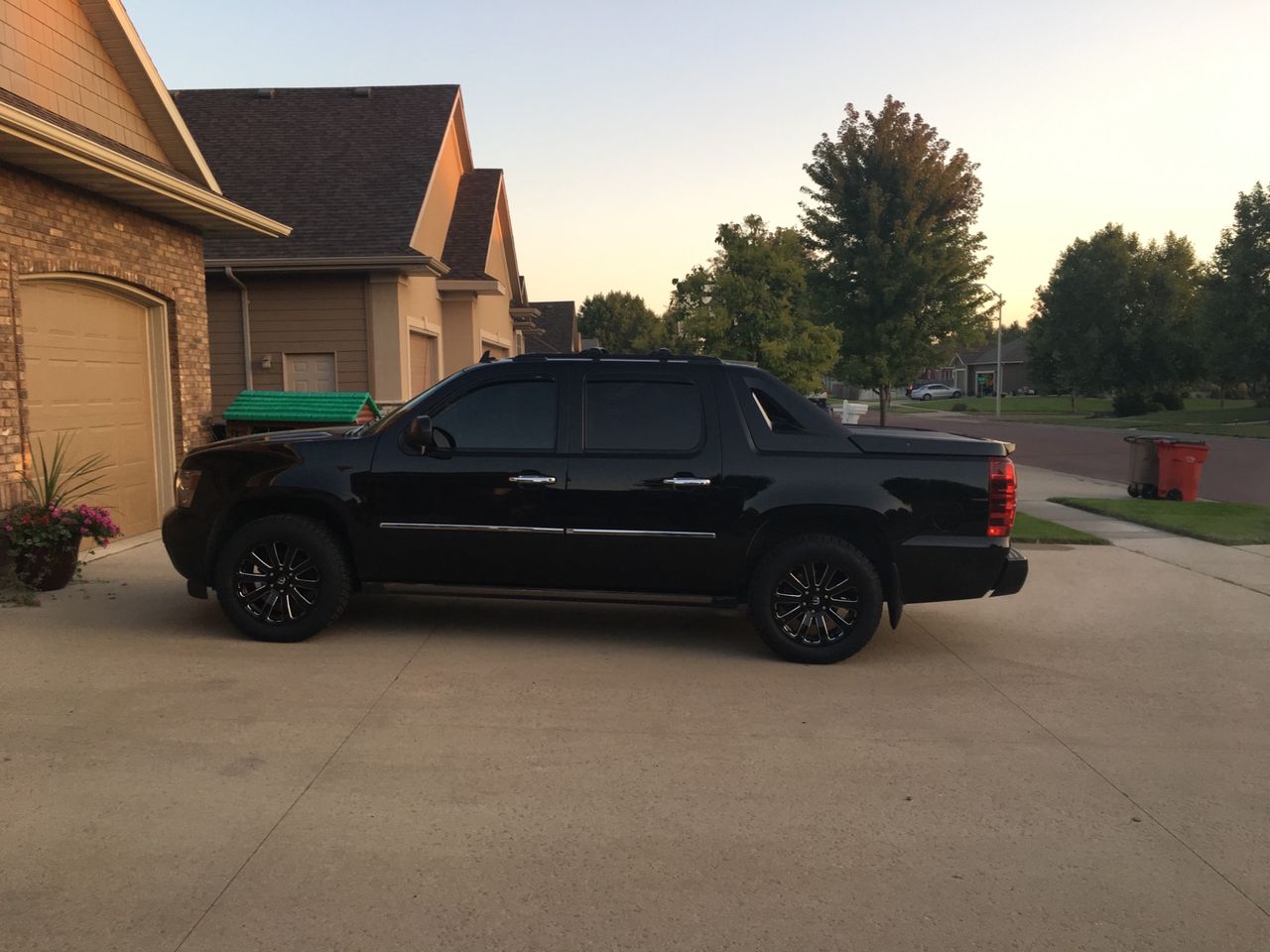 2012 Chevrolet Avalanche LTZ | Brandon, SD, Black (Black)