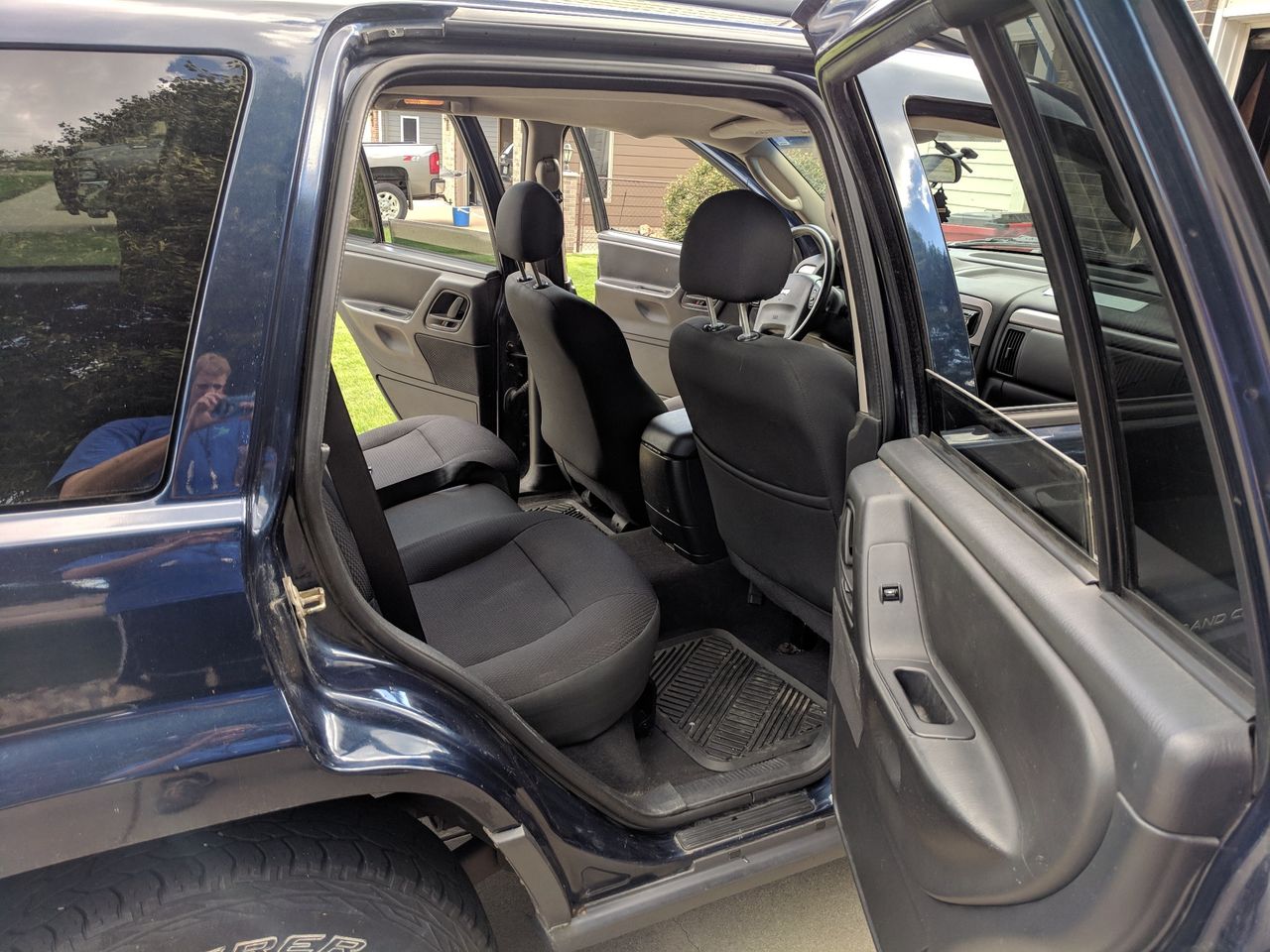 2004 Jeep Grand Cherokee Laredo | Sioux Falls, SD, Midnight Blue Pearlcoat (Blue), 4 Wheel