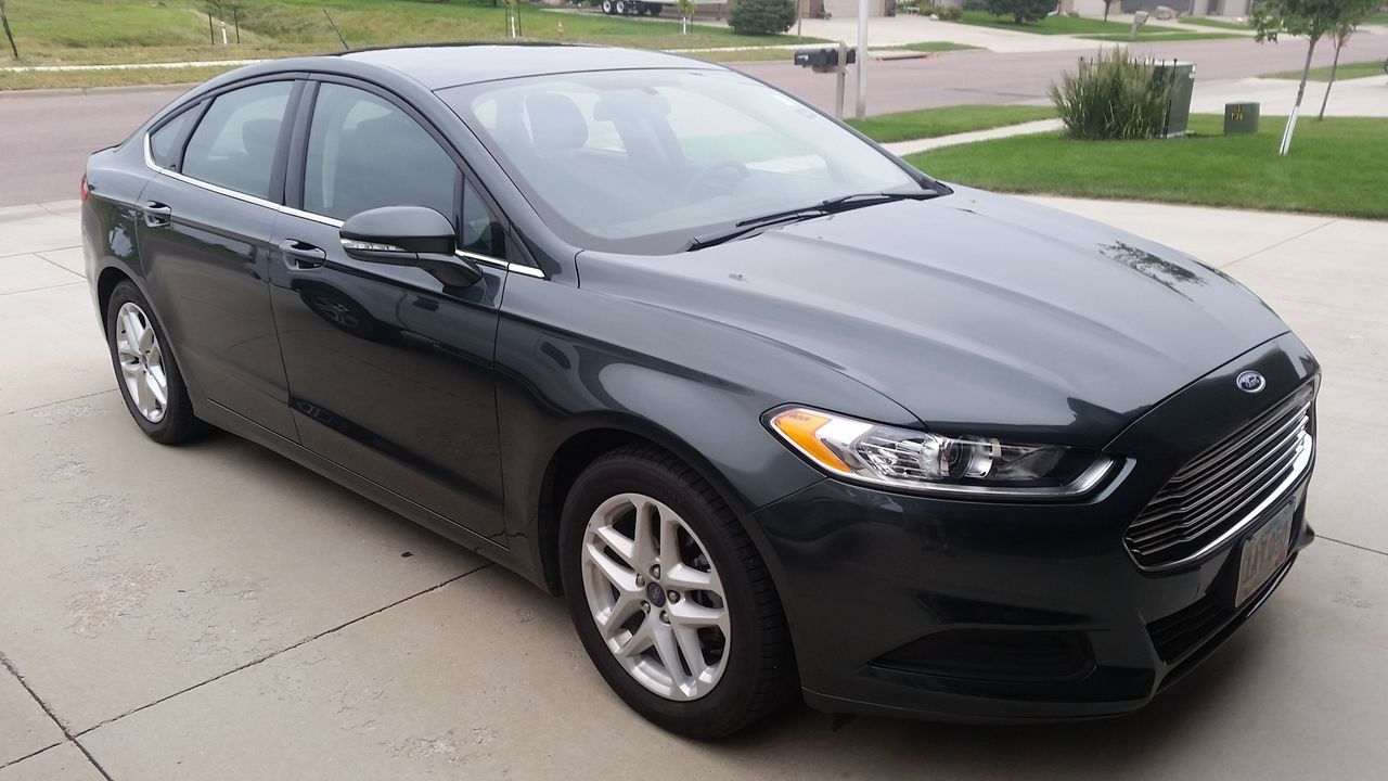 2015 Ford Fusion SE | Sioux Falls, SD, Magnetic Metallic (Gray), Front Wheel