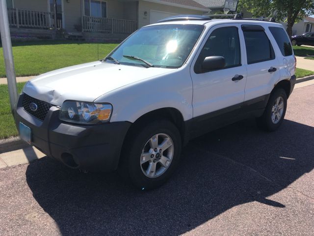 2006 Ford Escape XLT, Oxford White Clearcoat (White), All Wheel