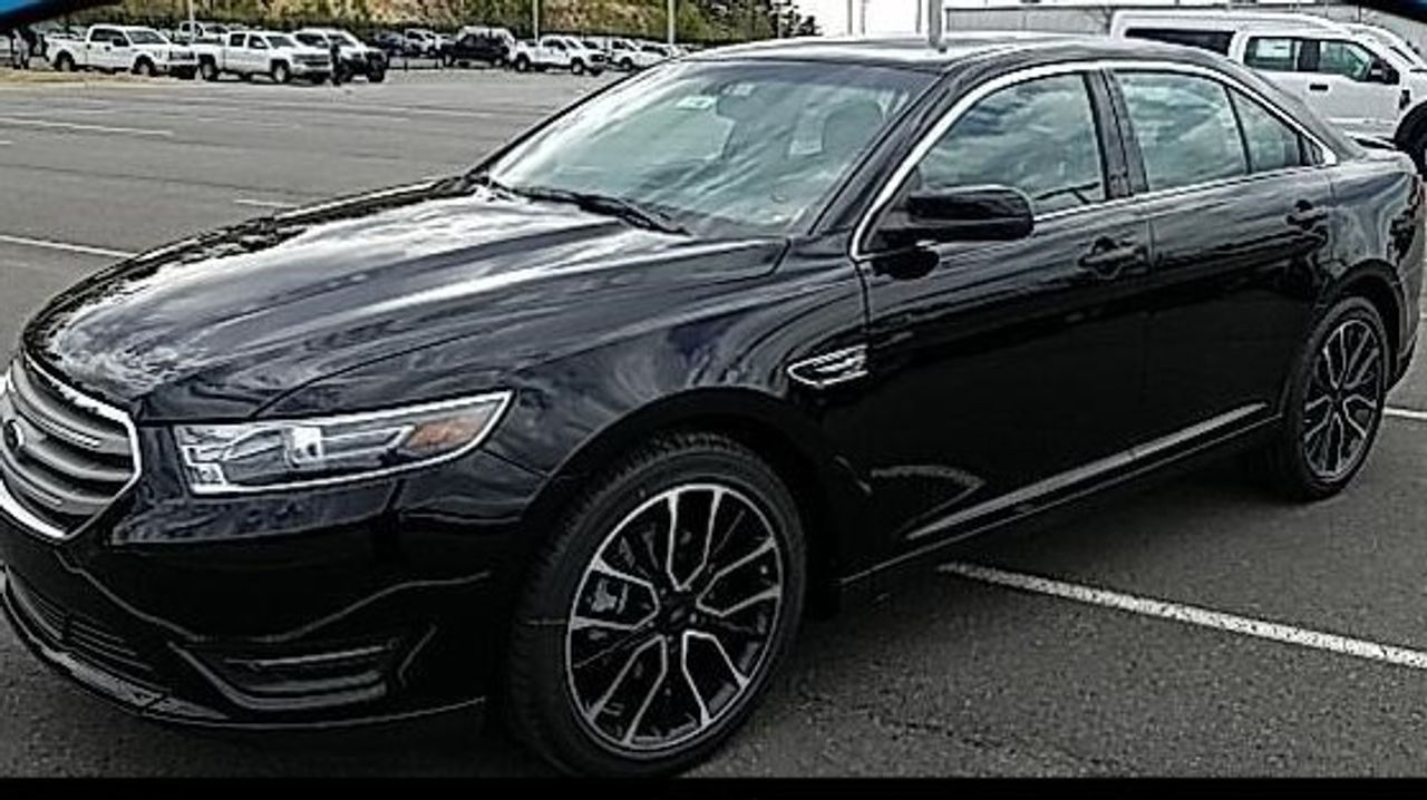 2018 Ford Taurus X | Vermillion, SD, Black