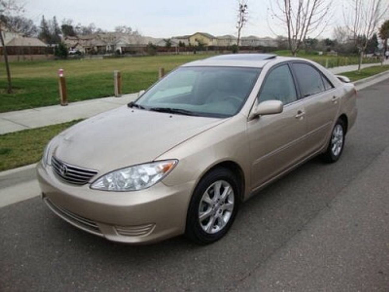 2005 Toyota Camry XLE V6 | Sioux Falls, SD, Desert Sand Mica (Brown & Beige), Front Wheel