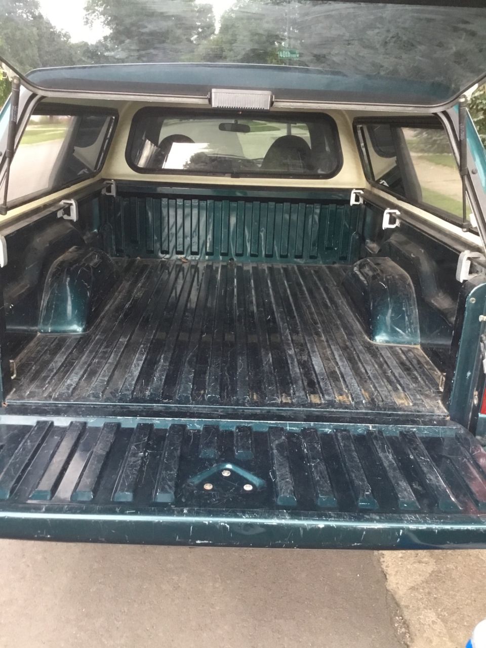 1998 Dodge Dakota SLT | Sioux Falls, SD, Forest Green (Green), Rear Wheel