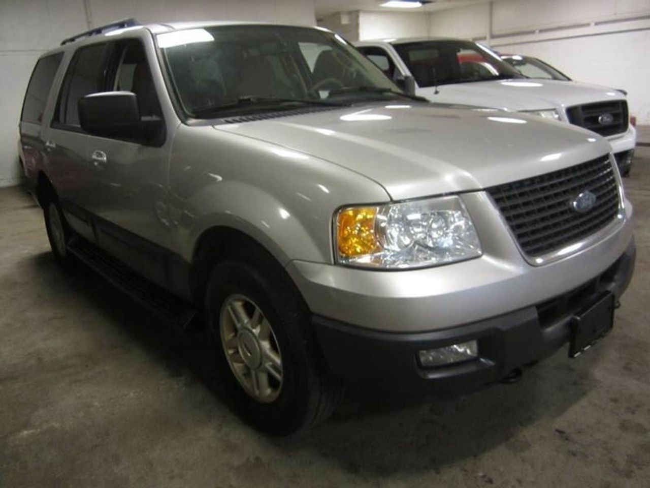 2006 Ford Expedition | Centerville, SD, Dark Stone Clearcoat Metallic (Gray)