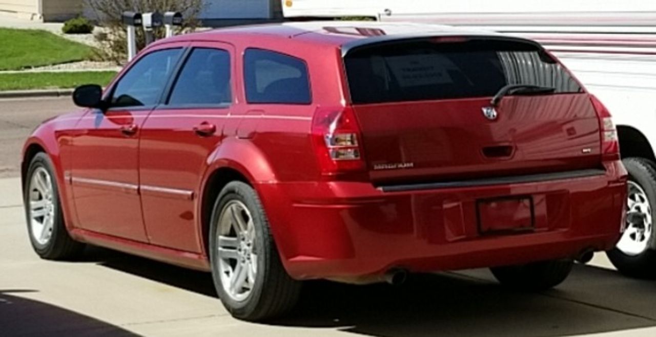 2005 Dodge Magnum RT | Tea, SD, Inferno Red Crystal Pearlcoat (Red & Orange), Rear Wheel