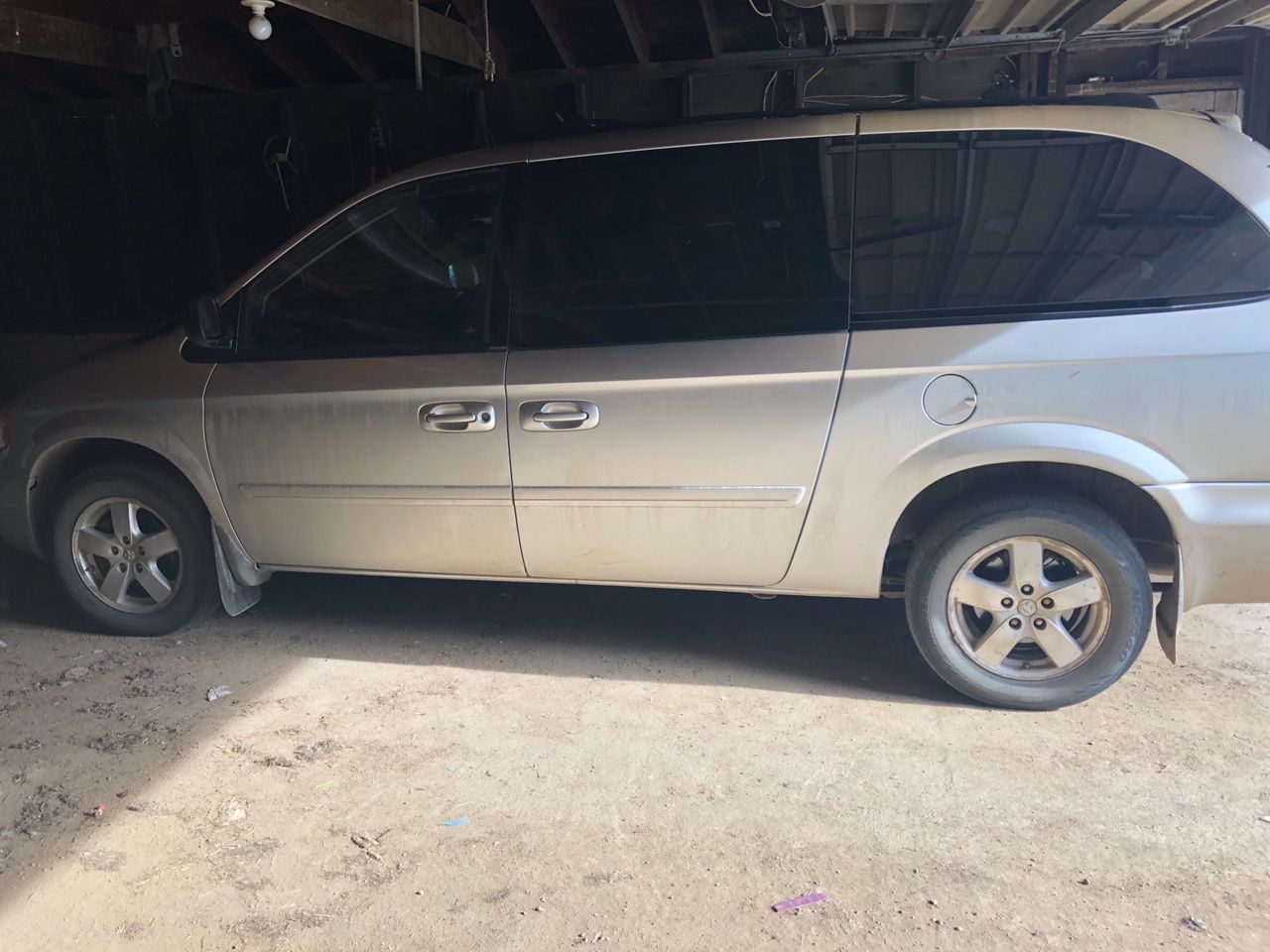 2006 Dodge Grand Caravan | Irene, SD, Bright Silver Metallic Clearcoat (Silver), Front Wheel