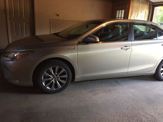 2015 Toyota Camry Hybrid, Creme Brulee Mica (Brown & Beige), Front Wheel