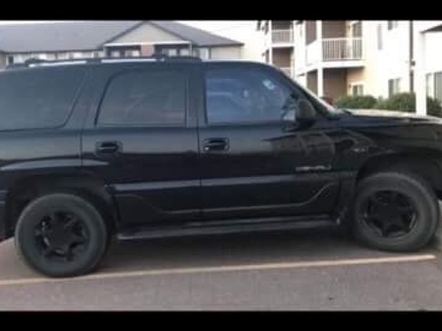 2001 GMC Yukon Denali, Black (Black), All Wheel