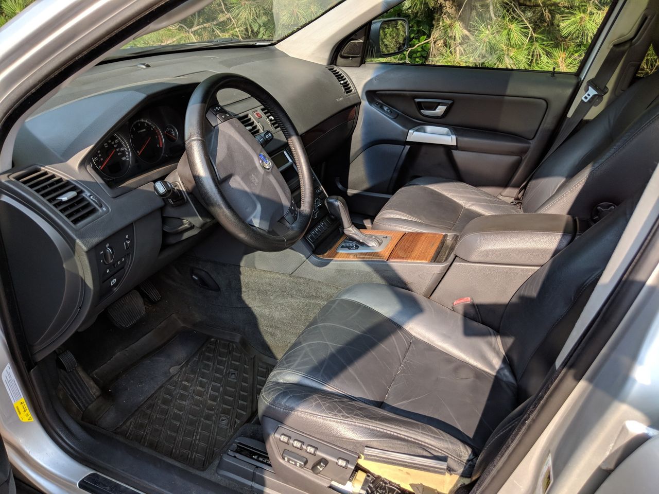 2006 Volvo XC90 2.5T | Sioux Falls, SD, Silver Metallic (Silver), All Wheel