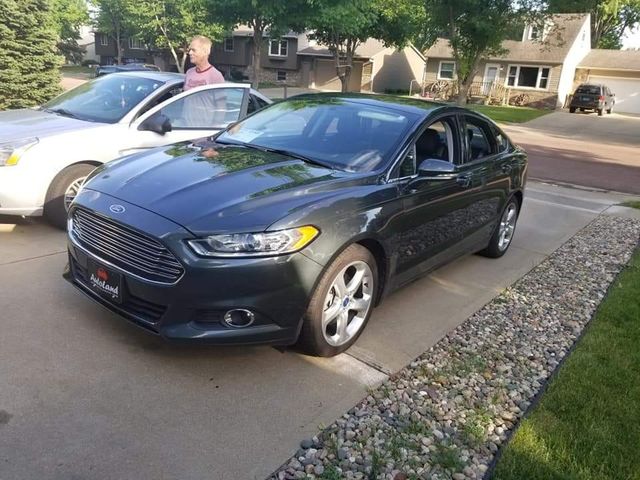 2015 Ford Fusion SE, Magnetic Metallic (Gray), Front Wheel