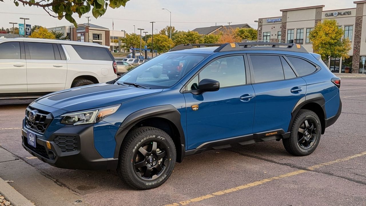 2025 Subaru Outback Wilderness | Sioux Falls, SD, Geyser Blue (Blue), All Wheel