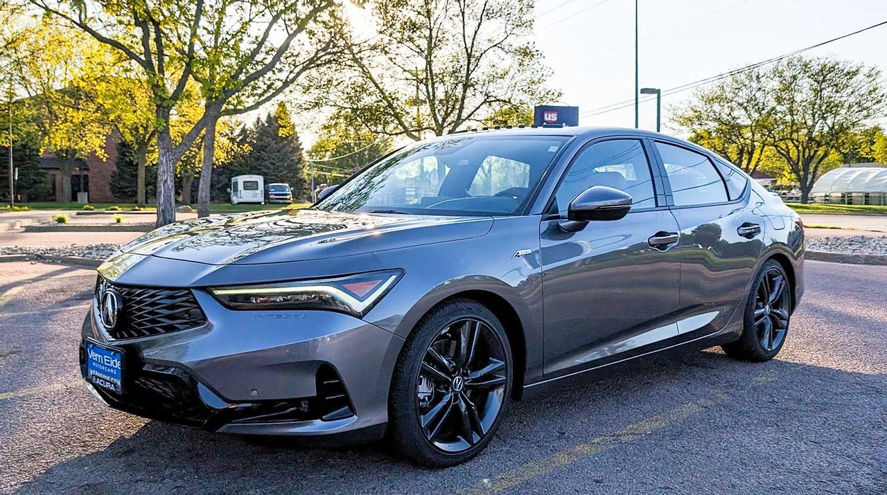 2024 Acura Integra w/Tech w/A-SPEC | Sioux Falls, SD, Liquid Carbon Metallic (Gray), Front Wheel