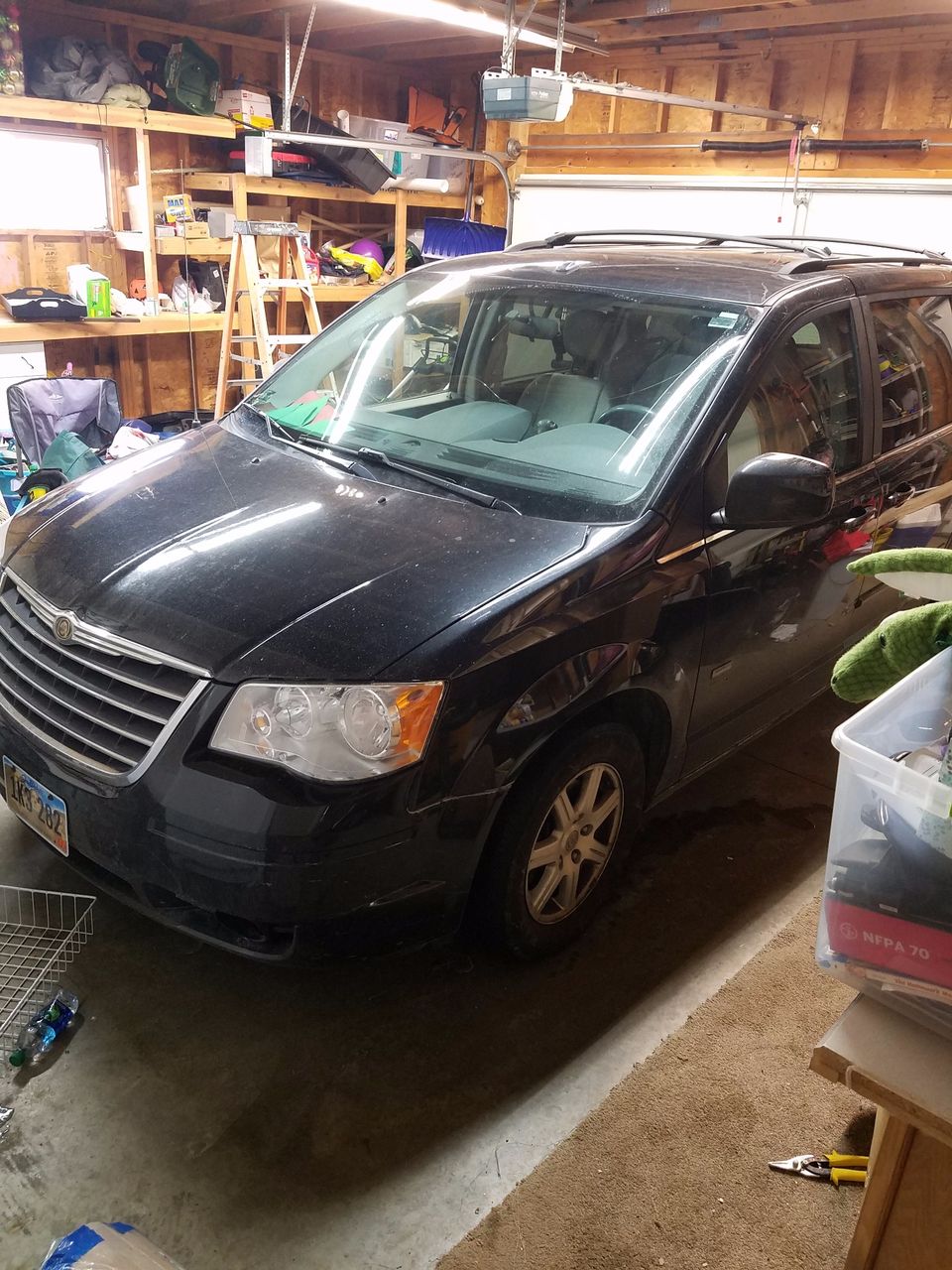 2008 Chrysler Town and Country Touring | Sioux Falls, SD, Brilliant Black Crystal Pearl (Black), Front Wheel