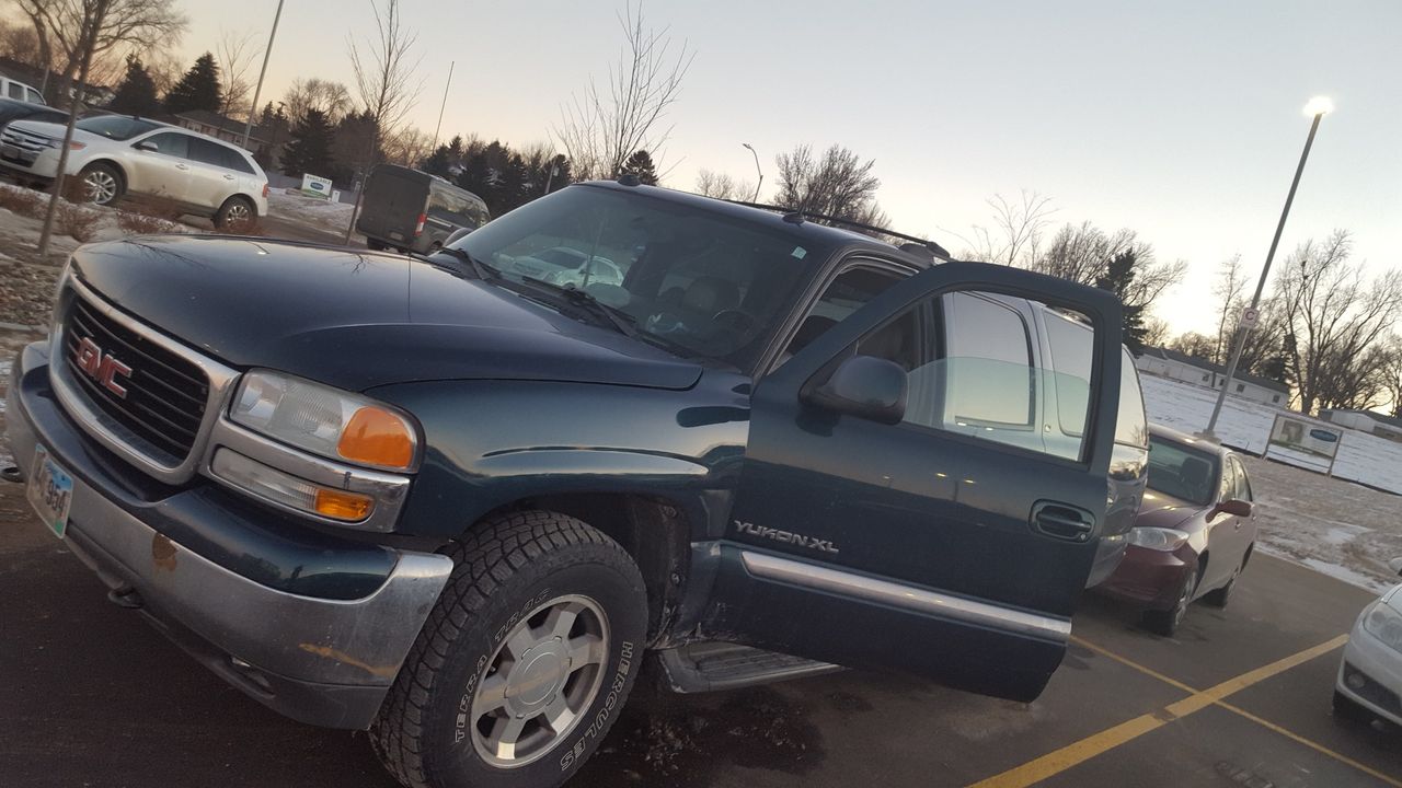 2005 GMC Yukon XL 1500 SLT | Sioux Falls, SD, Deep Blue Metallic (Blue), 4 Wheel