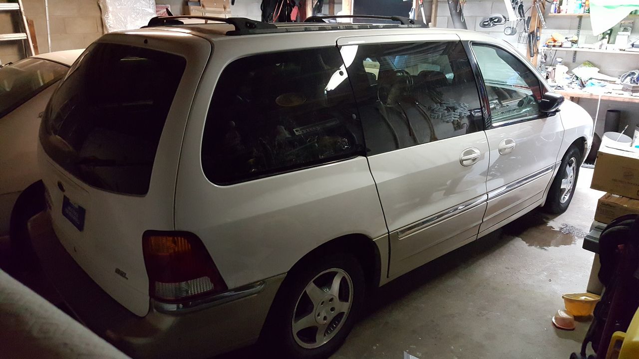 2000 Ford Windstar SEL | Sioux Falls, SD, Vibrant White Clearcoat (White), Front Wheel