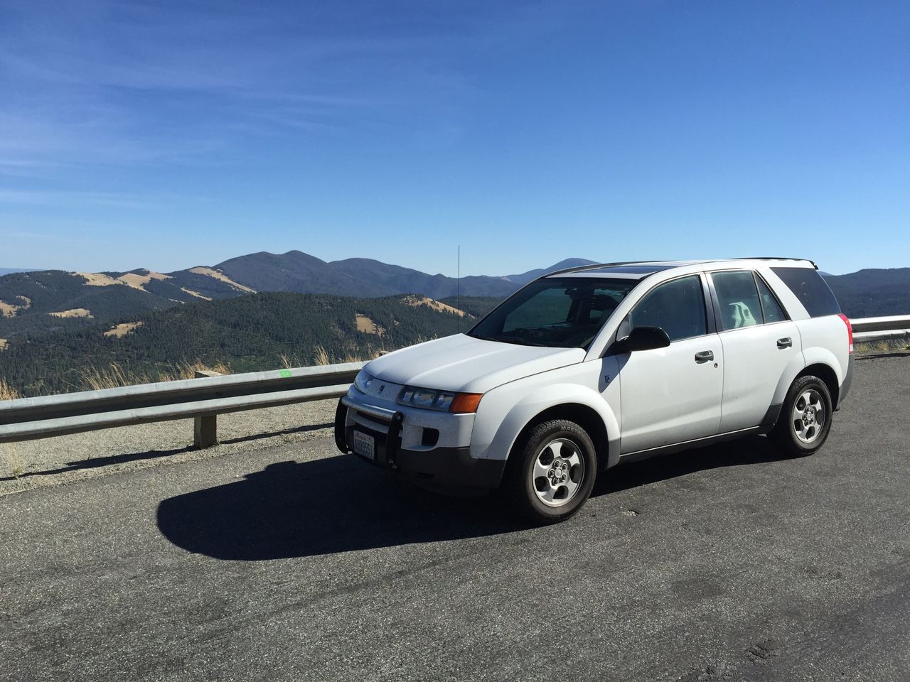 2002 Saturn Vue Base | Sioux Falls, SD, White (White), Front Wheel