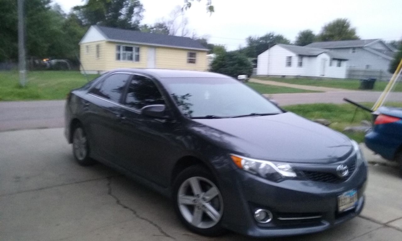 2014 Toyota Camry XLE | Sioux Falls, SD, Magnetic Gray Metallic (Gray), Front Wheel