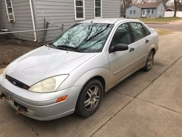 2001 Ford Focus SE, CD Silver Clearcoat Metallic (Silver), Front Wheel