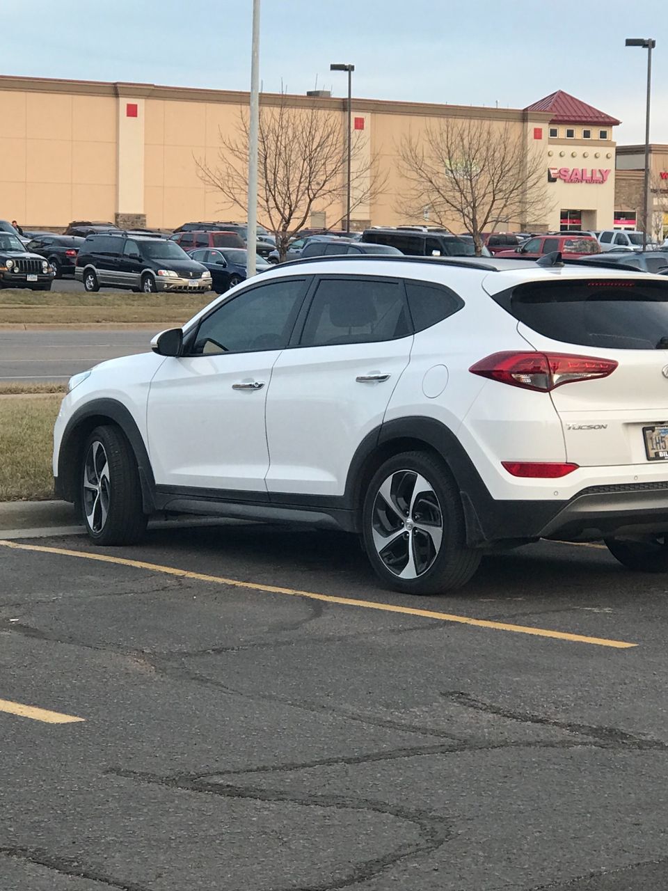 2016 Hyundai Tucson Limited | Sioux Falls, SD, Winter White (White), All Wheel