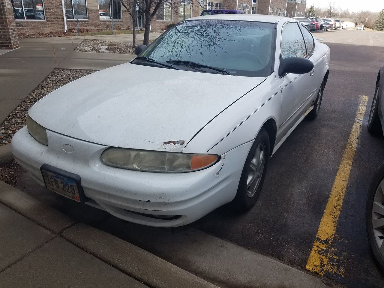 2004 Oldsmobile Alero GLS | Sioux Falls, SD, Arctic White (White), Front Wheel