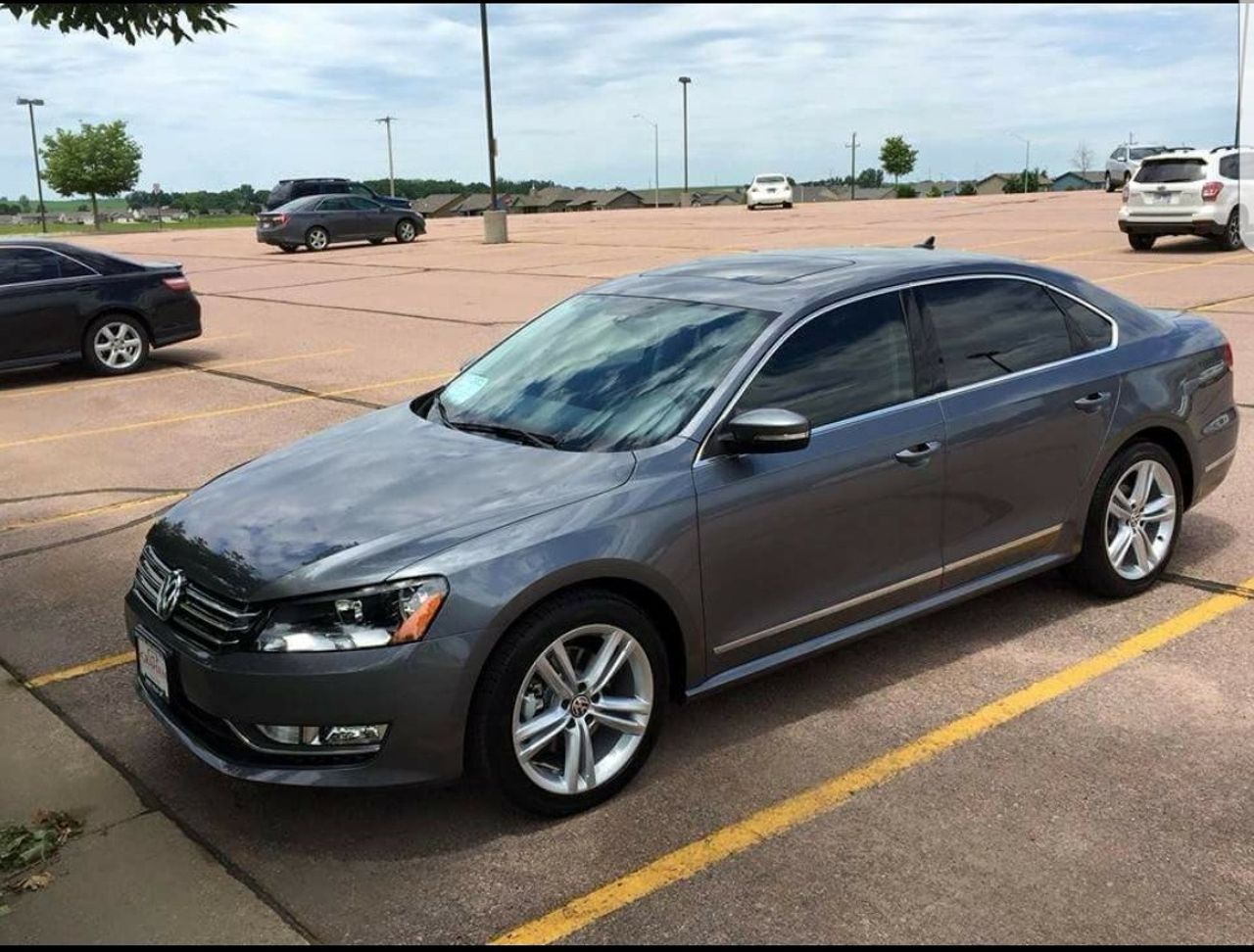 2015 Volkswagen Passat SEL Premium | Sioux Falls, SD, Platinum Gray Metallic (Gray), Front Wheel