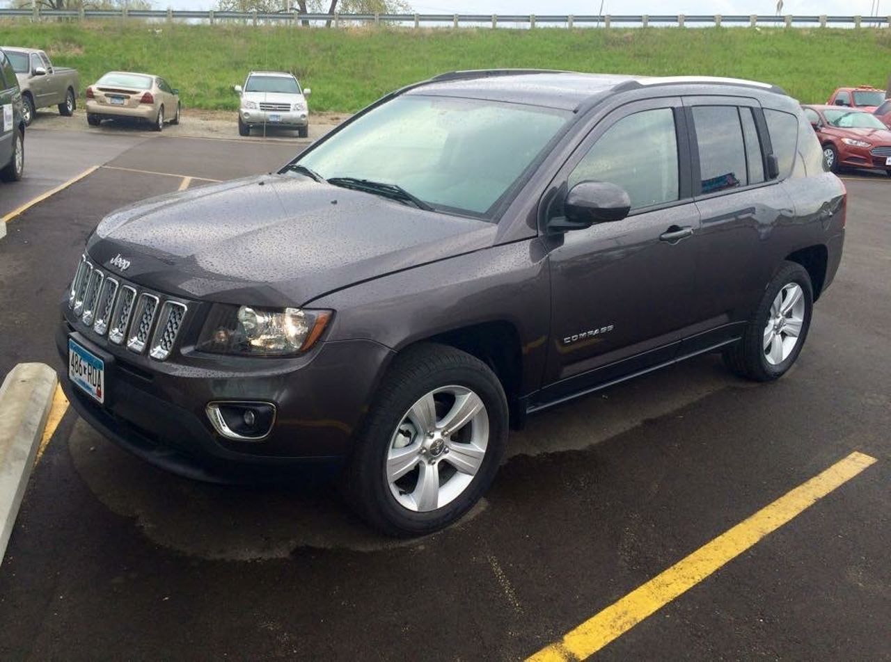 2015 Jeep Compass High Altitude Edition | Brookings, SD, Granite Crystal Metallic Clear Coat (Gray), Front Wheel