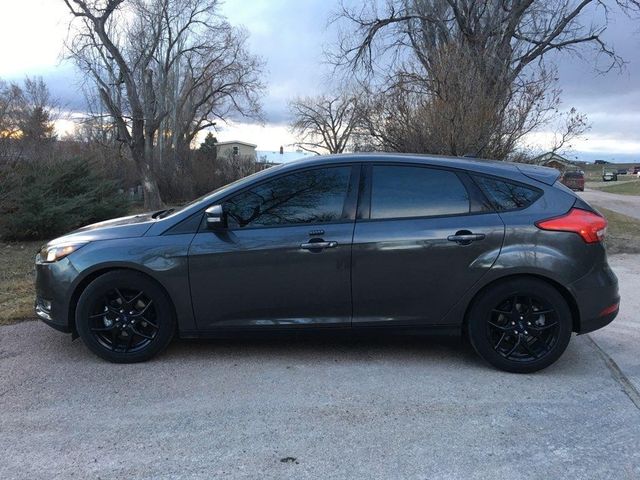 2016 Ford Focus SE, Magnetic (Gray), Front Wheel