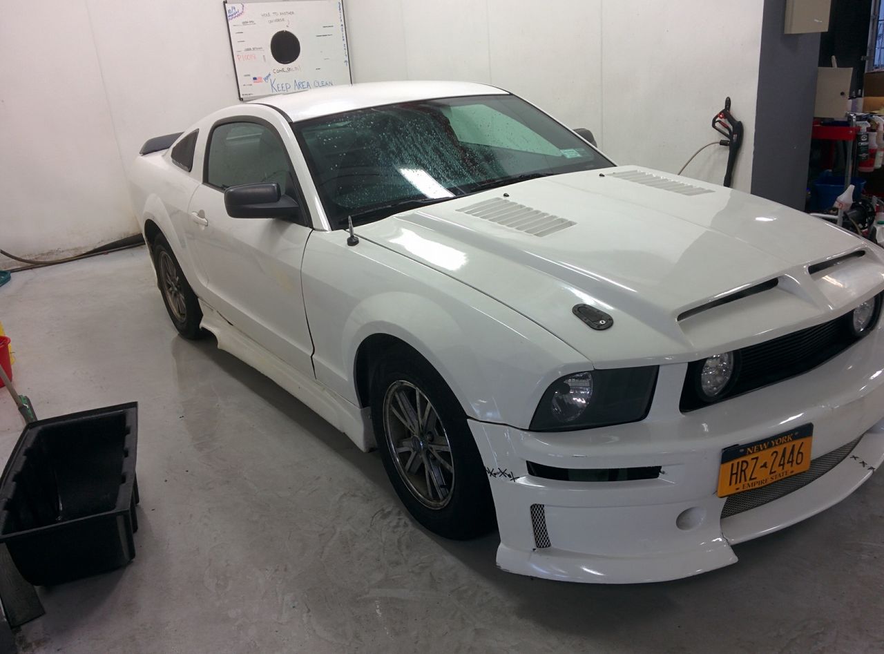 2005 Ford Mustang V6 Deluxe | Astoria, NY, Performance White Clearcoat (White), Rear Wheel