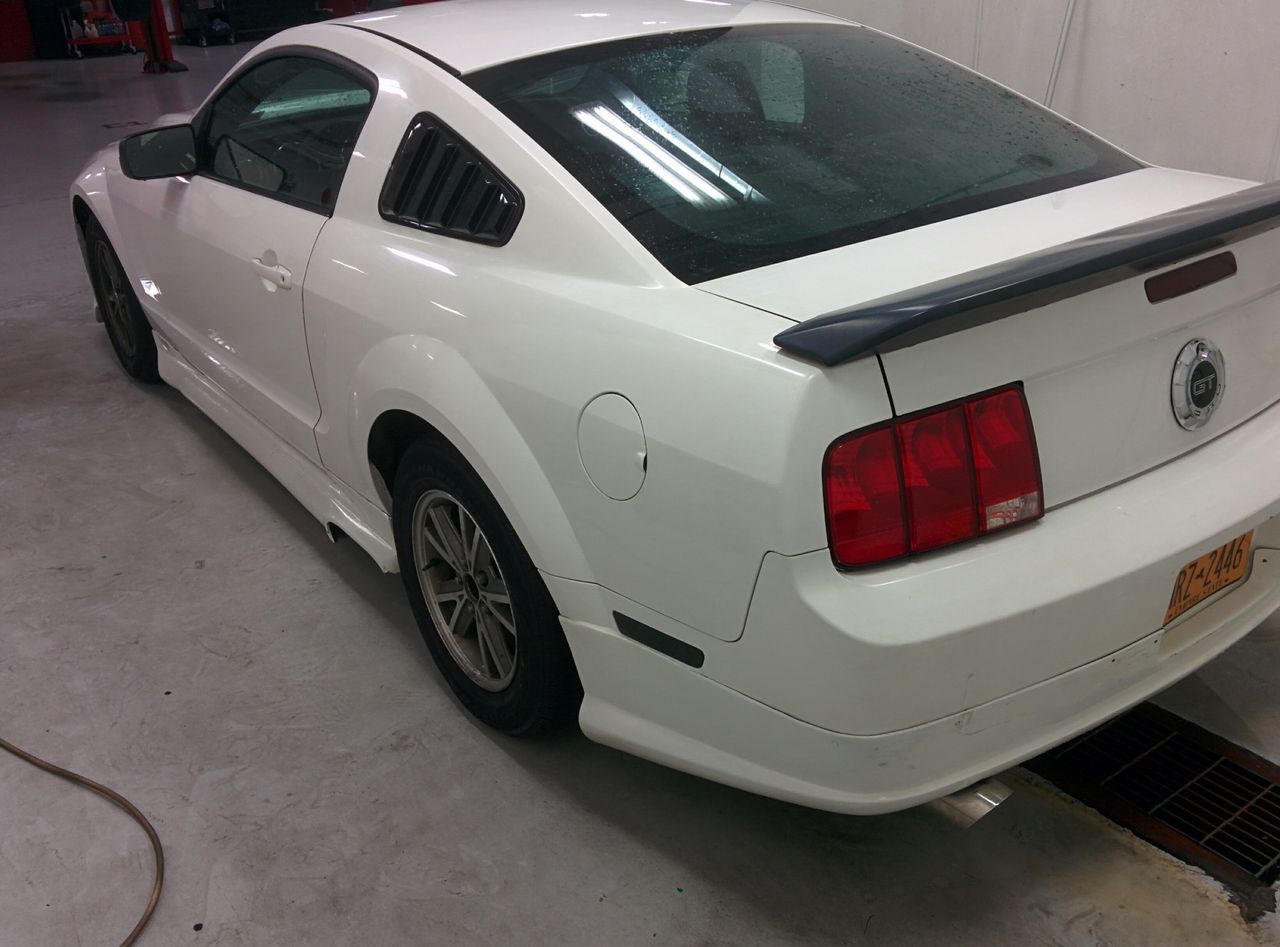 2005 Ford Mustang V6 Deluxe | Astoria, NY, Performance White Clearcoat (White), Rear Wheel