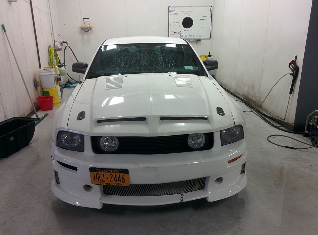 2005 Ford Mustang V6 Deluxe | Astoria, NY, Performance White Clearcoat (White), Rear Wheel