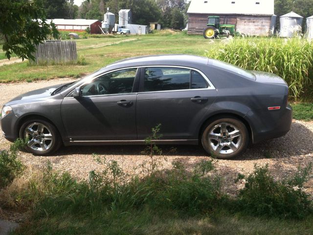 2009 Chevrolet Malibu, Dark Gray Metallic (Gray), Front Wheel