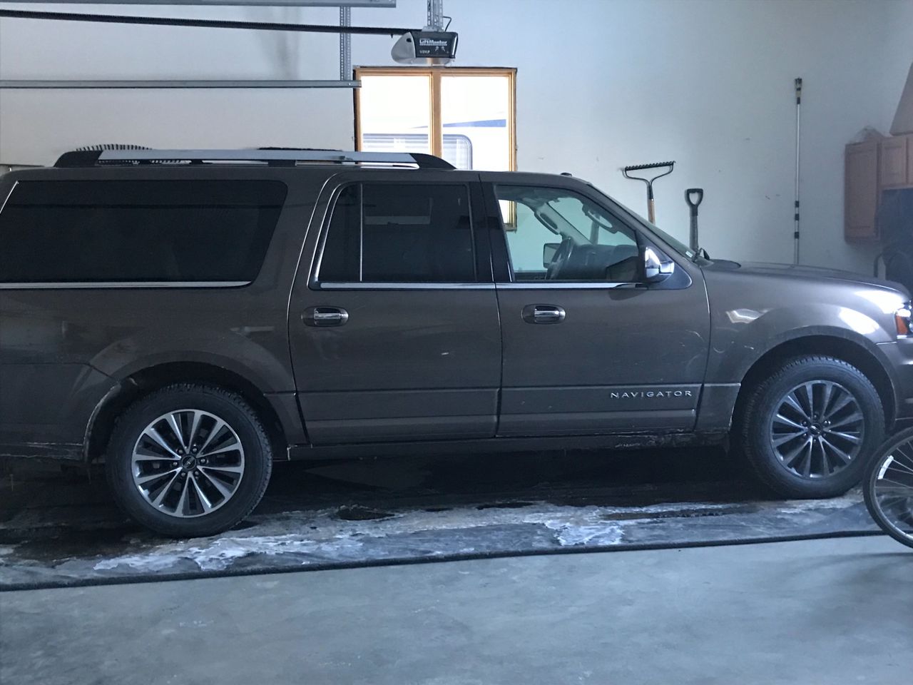 2016 Lincoln Navigator | Mitchell, SD, Magnetic (Gray)